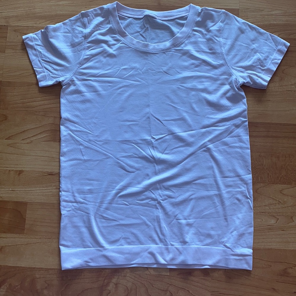 Swiftly Tech Short Sleeve Shirt *Relaxed Fit*